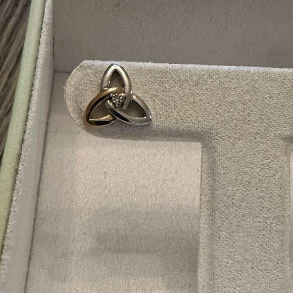 Trinity Knot Earrings - Picture 3 of 5